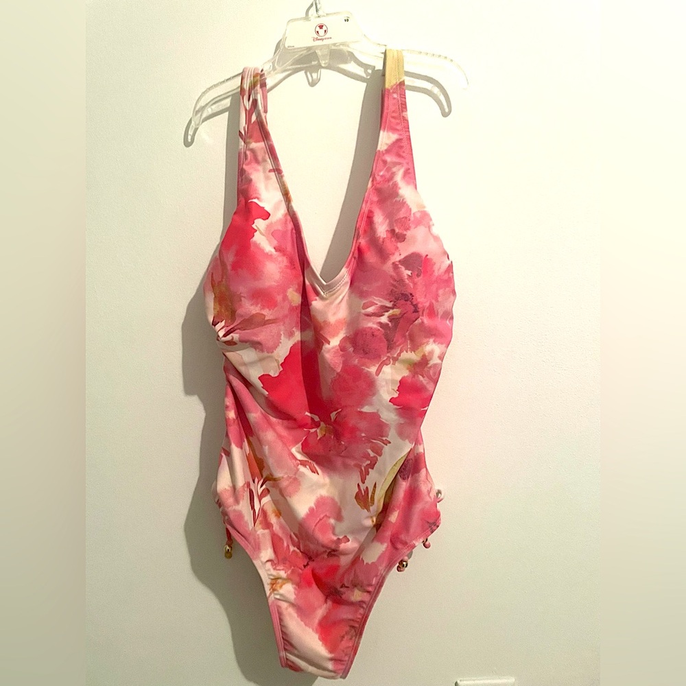 Women’s V-neck One Piece Pink Floral Shade & Shore Swimsuit Size M